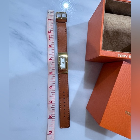 TORY BURCH T Watch With Reversible Leather And Gold Tone Stainless Steel - Picture 10 of 10